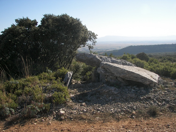 Lauriol dolmen 4